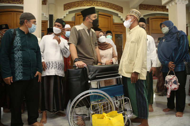 Wali Kota Surabaya Eri Cahyadi saat melakukan safari Ramadan  (Foto: Diskominfo Surabaya)