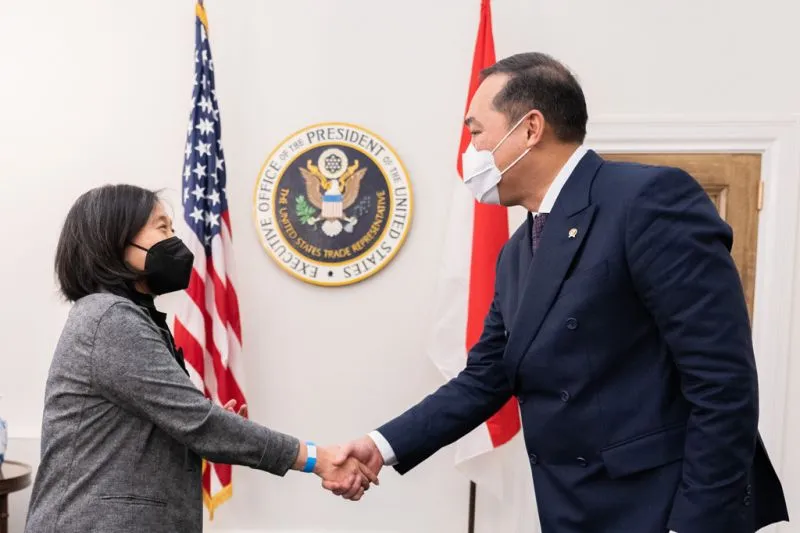 Menteri Perdagangan Muhammad Lutfi saat melakukan pertemuan bilateral dengan Duta Besar United States Trade Representative (USTR) Katherine Tai di Washington DC, AS. ANTARA/HO-Biro Humas Kementerian Perdagangan.