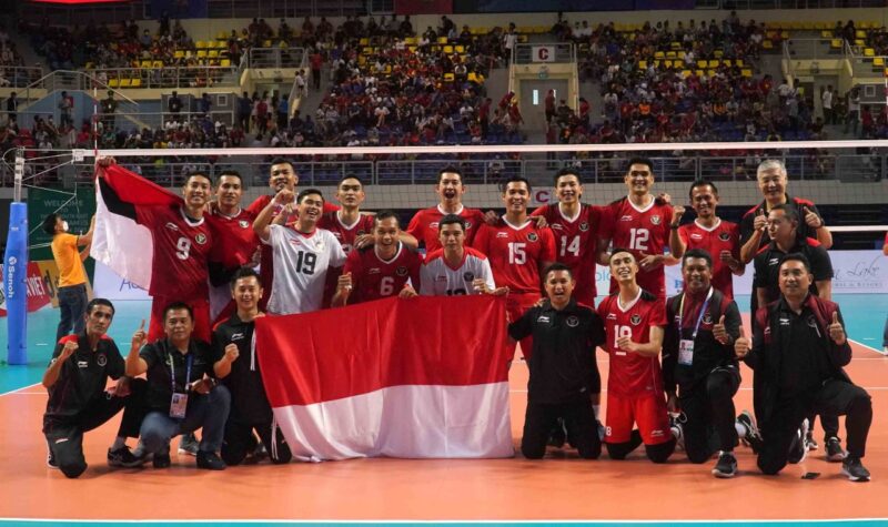 Tim Putra Bola Voli Indonesia setelah menjuarai SEA Games Hanoi Vietnam