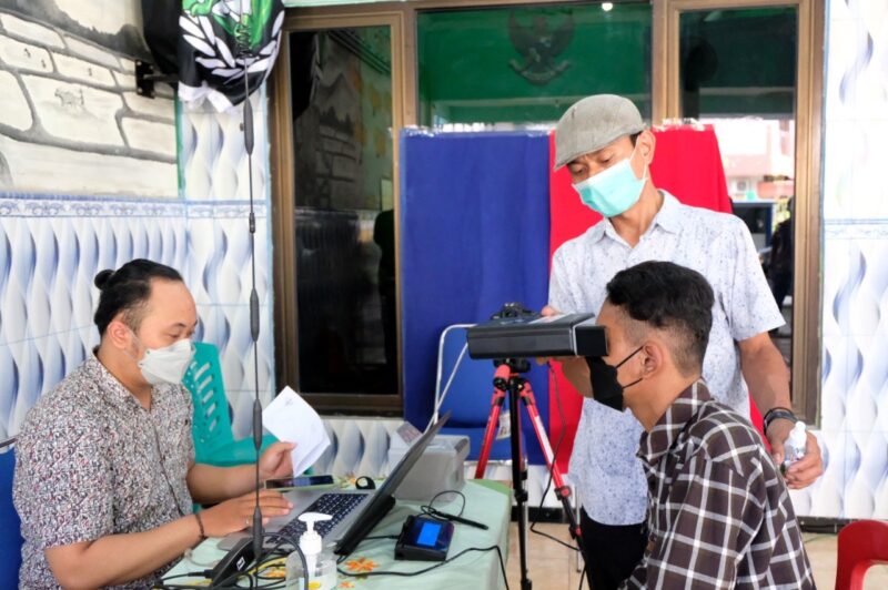 Layanan Jebol Anduk di Balai RW (Foto:Diskominfo Surabaya)