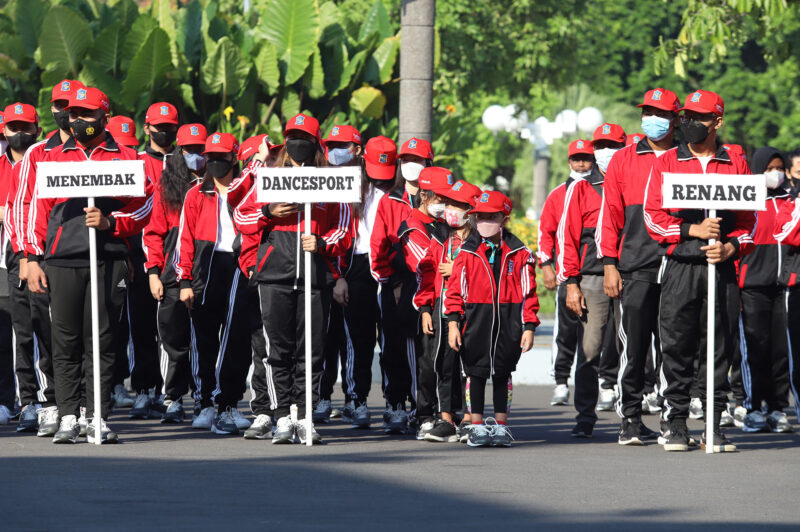 Target Pertahankan Juara Umum, Wali Kota Eri Cahyadi Lepas 794 Atlet ke Porprov Jatim 2022