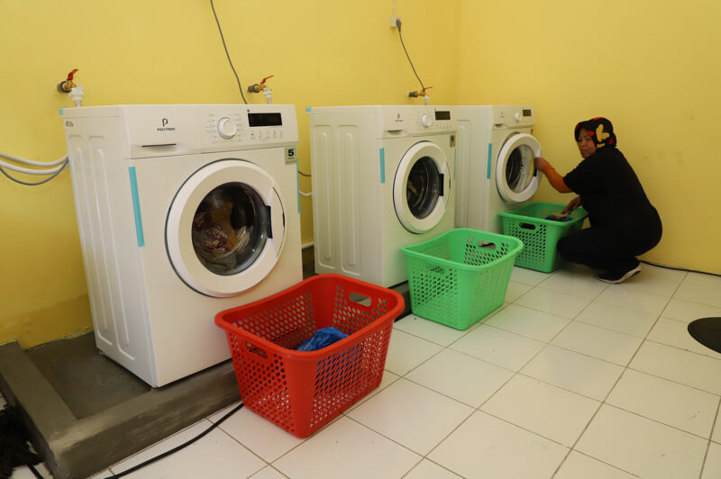 Usaha Laundry di Rumah Padat Karya 