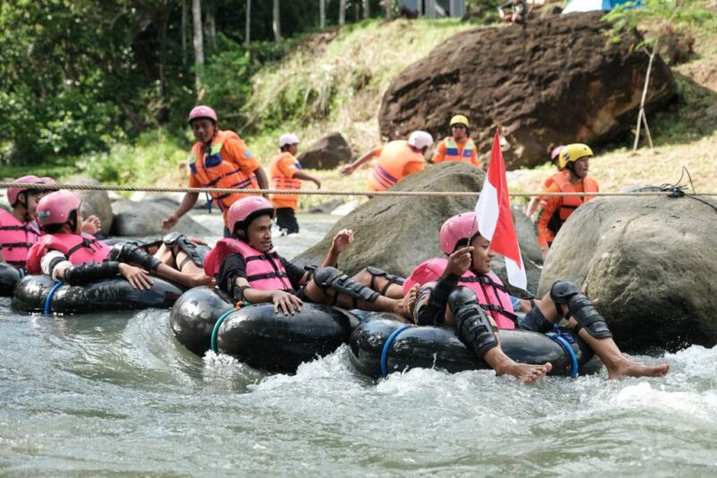 Menparekraf Dorong Pengembangan Wisata River Tubing di Desa Wisata Pandean Jatim (Foto: Kemenparekraf)