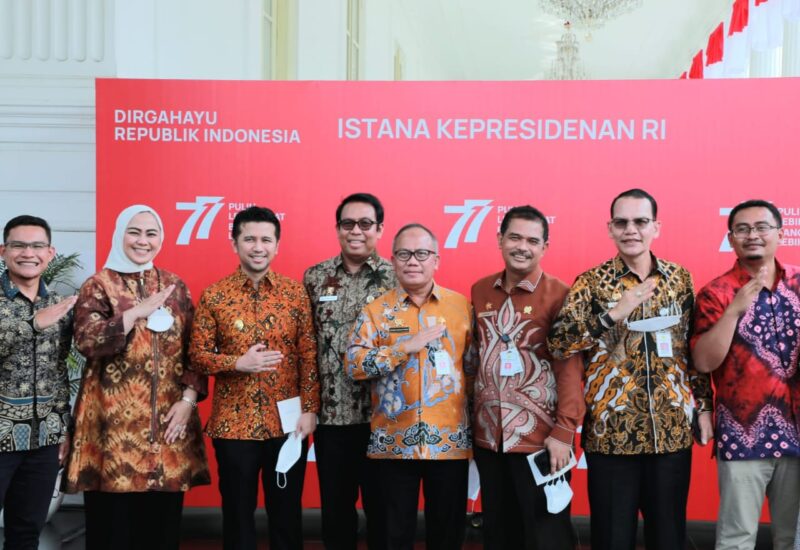 Wagub Jatim Emil Dardak saat hadir di Istana Merdeka Jakarta untuk menyaksikan secara langsung pemberian penghargaan yang diberikan oleh International Rice Research Institute (IRRI) kepada Pemerintah Republik Indonesia (Foto: Kominfo Jatim)