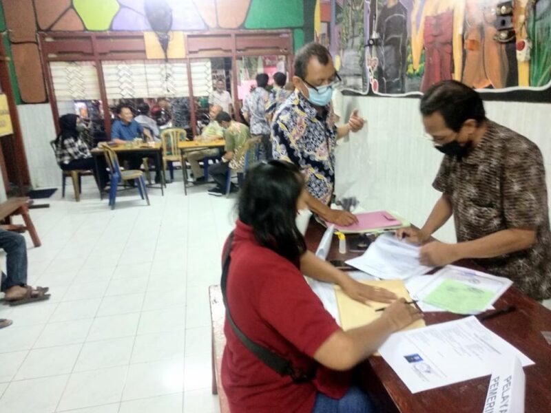 Pelayanan Sayang Warga di Balai RW (Foto: Diskominfo Surabaya)