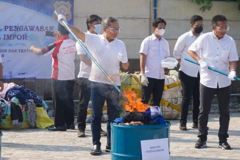 Mendag Musnahkan Pakaian Bekas Impor Senilai Rp9 Miliar