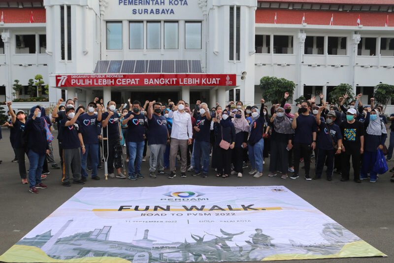 Wali Kota Eri Cahyadi Buka Gelaran Fun Walk Perdami, Perkuat Sinergitas Pemberantasan Kebutaan di Surabaya