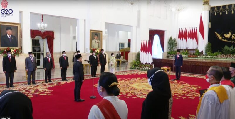Presiden Jokowi Lantik Abdullah Azwar Anas sebagai Menteri PANRB (Foto: Kominfo)