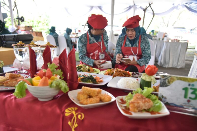 Percepat Penanganan Stunting di Surabaya, Pemkot Gerakkan TP PKK Ciptakan Menu Olahan Ikan (Foto: Diskominfo Surabaya)