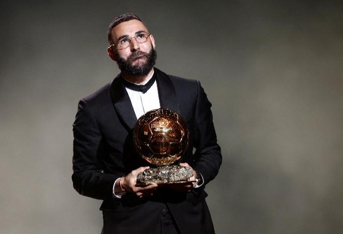 Karim Benzema raih penghargaan Ballon d'Or 2022. (Foto: REUTERS/Benoit Tessier)