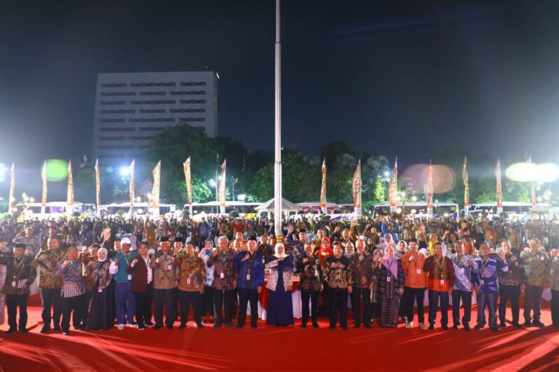 Gubernur Khofifah saat menerima peserta FRI Tahun 2022 di Gedung Negara Grahadi, Surabaya, Sabtu (29/10/2022) malam. (Foto: Kominfo Jatim)