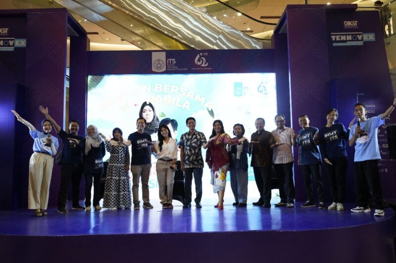 Para pemain dan pendukung film pendek Perjuangan Siti persembahan Dies Natalis ke-62 ITS (Foto: Humas ITS)