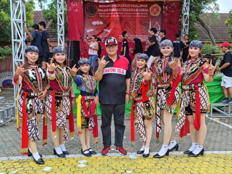 Warga Banjar Melati Kelurahan Jeruk Kecamatan Lakarsantri Surabaya menggelar  ragam pertunjukan seni dan budaya diantaranya pertunjukan Barongsai dan Reog pada Minggu (13/11/2022). (Foto: Dok John Thamrun)