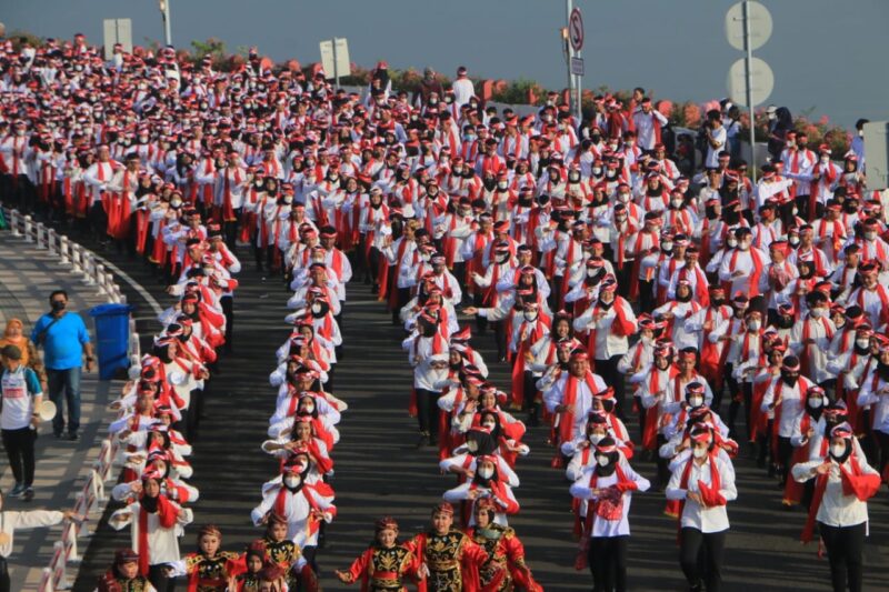 Tari Remo Pelajar Surabaya Pecahkan Rekor MURI Dunia Kategori Superlatif (Foto: Diskominfo Surabaya)