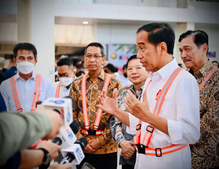 Presiden Jokowi saat memberikan keterangan pers (Foto: BPMI Setpres)