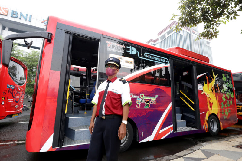 Bus Listrik Trans Semanggi di Kota Surabaya (Foto: Diskominfo Surabaya)