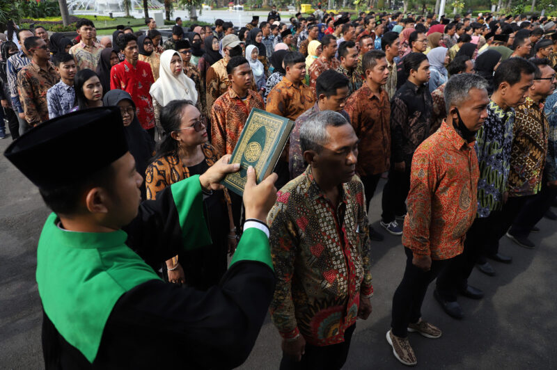 Pengucapan Sumpah/Janji Anggota Panitia Pemungutan Suara untuk Pemilu tahun 2024,  Komisi Pemilihan Umum (KPU) dilakukan di Halaman Balai Kota, Selasa (24/1/2023). (Foto: Diskominfo Surabaya)