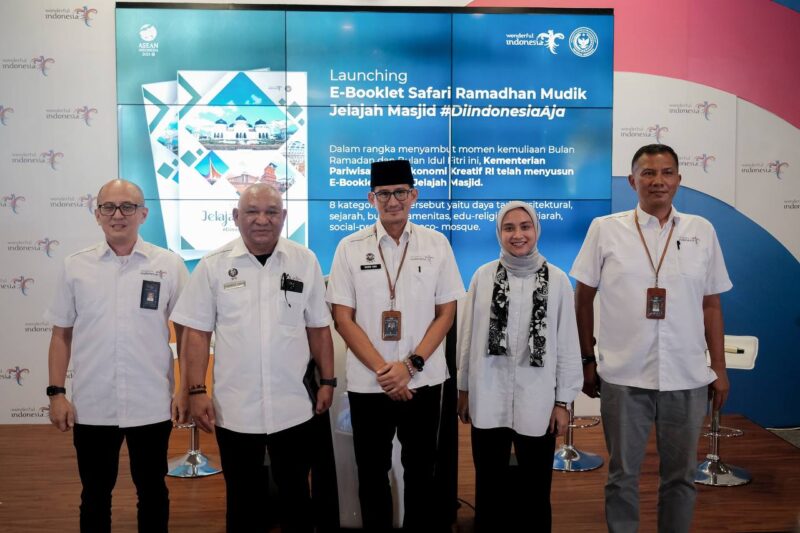 Kemenparekraf saat peluncuran E-Booklet Mudik Jelajah Masjid untuk mudik lebaran (Foto: Kemenparekraf)