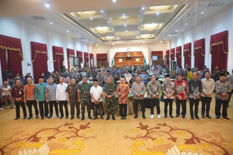 Komitmen Bersama Forkopimda Jatim dan Kabupaten/Kota se-Jawa Timur dalam menjaga stabilitas keamanan Saat Lebaran di Gedung Negara Grahadi