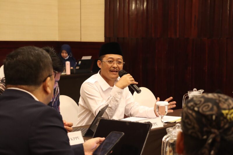 Ketua KPPU M. Afif Hasbullah dalam giat Diskusi Kelompok di Bogor