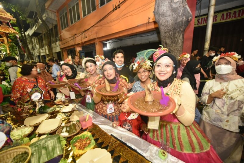 Festival Rujak Uleg di Kya-Kya Kembang Jepun (Dok Diskominfo Surabaya)