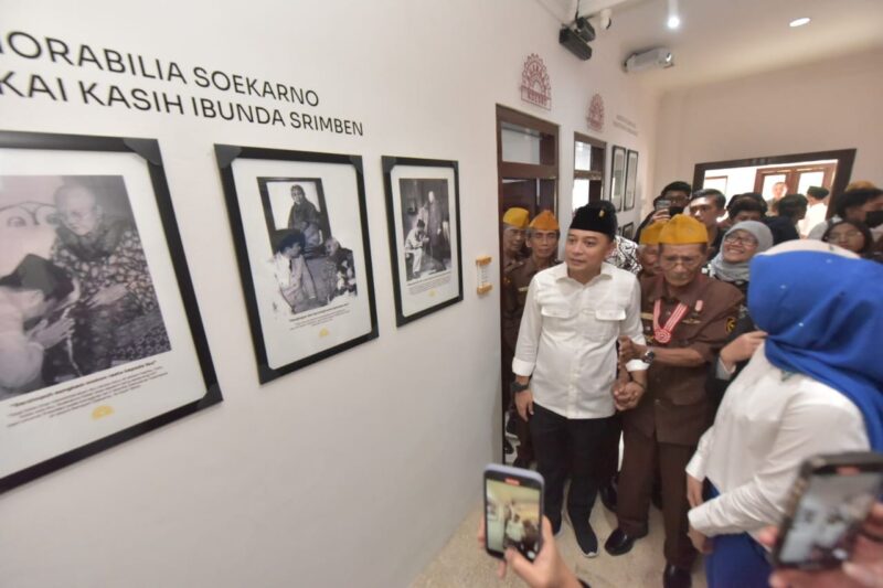Wali Kota Surabaya Eri Cahyadi saat meninjau Rumah Lahir Bung Karno (Foto: Diskominfo Surabaya)